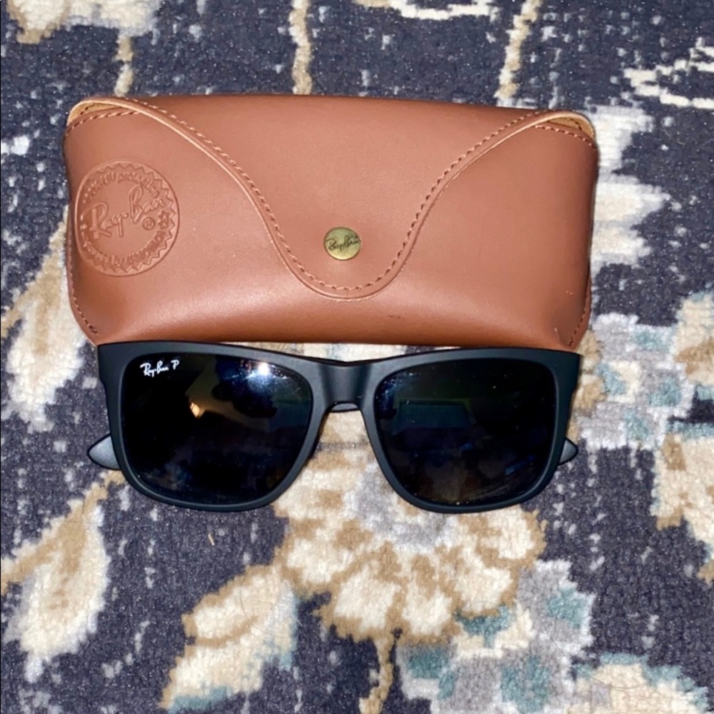 ✨Ray-Ban✨ Justin Classic Sunglasses- Polarized